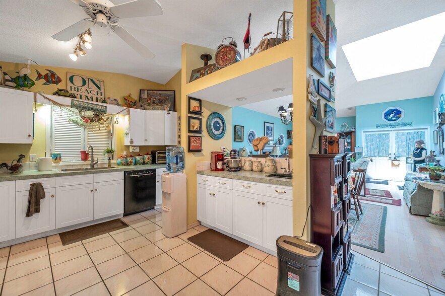 More Photos Of 1803 Gulf Blvd, Indian Rocks Beach Hotel For Sale