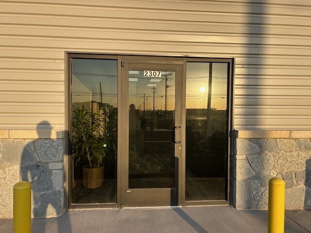 More Photos Of 2307 Stafford Blvd, Pecos Industrial For Lease