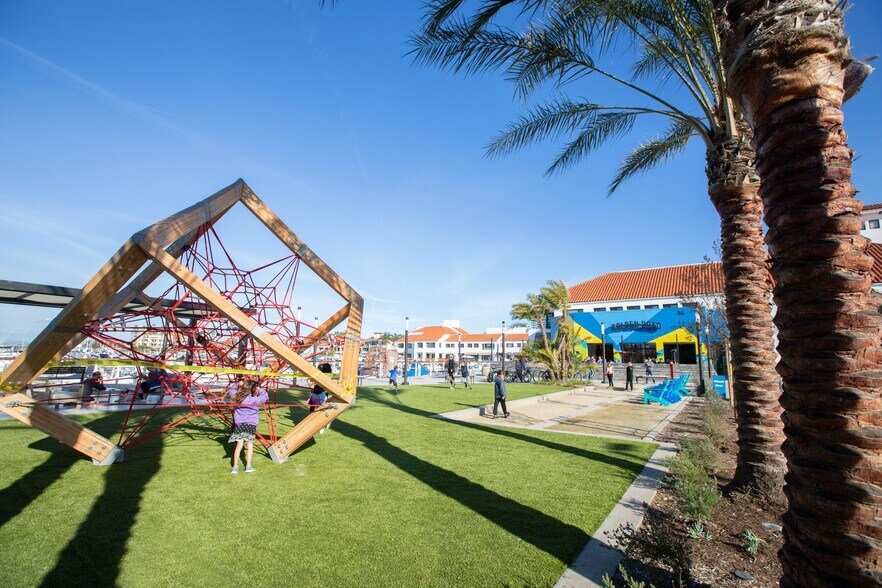 More Photos Of 16330-16450 Pacific Coast Hwy, Huntington Beach Unknown For Lease