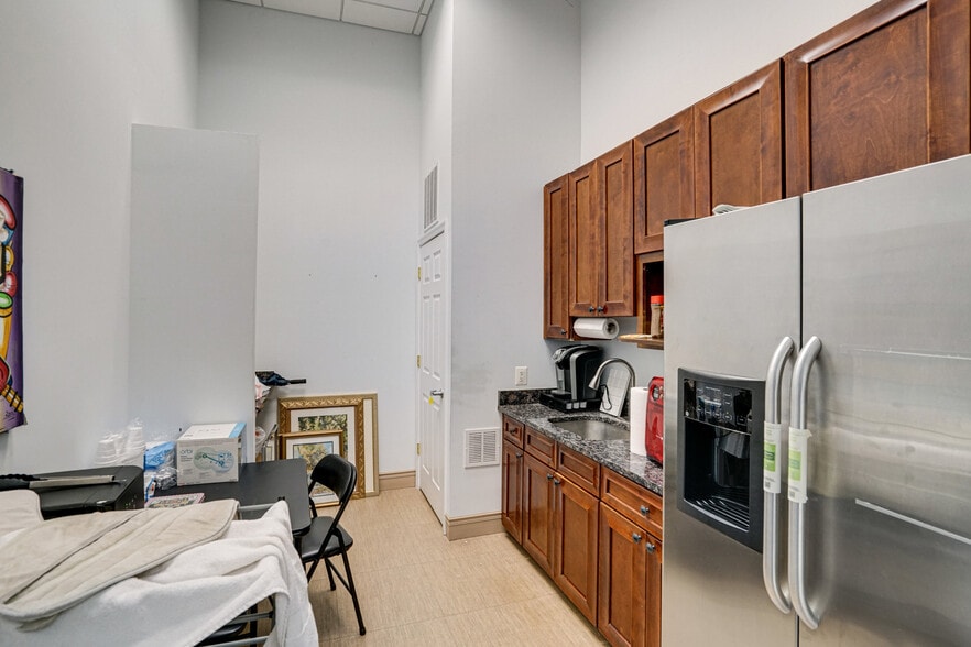 More Photos Of 7301-7307 Little River Tpke, Annandale Freestanding For Lease