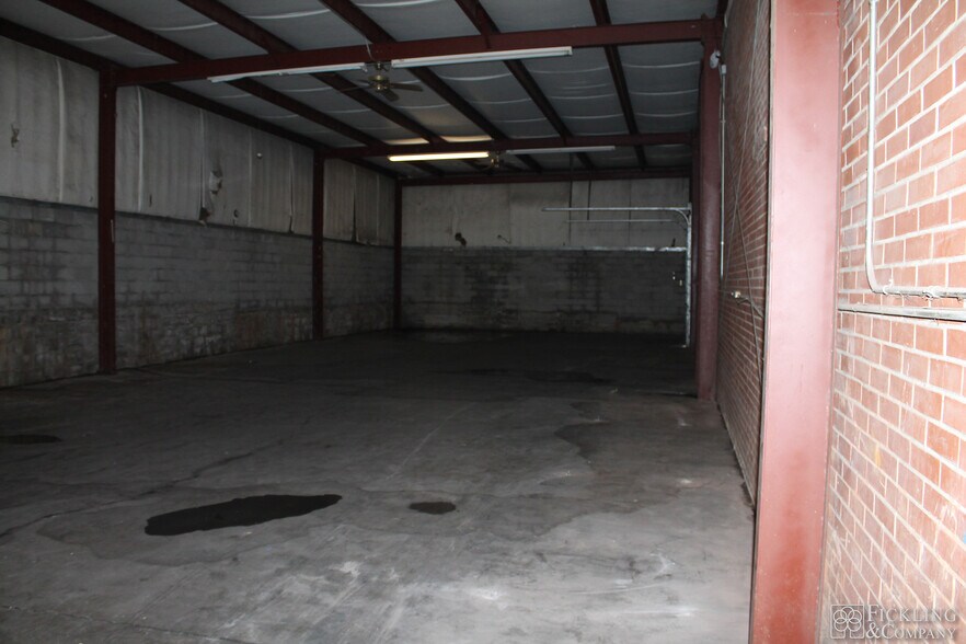 More Photos Of 795 S Fulton St, Macon-Bibb Warehouse For Lease