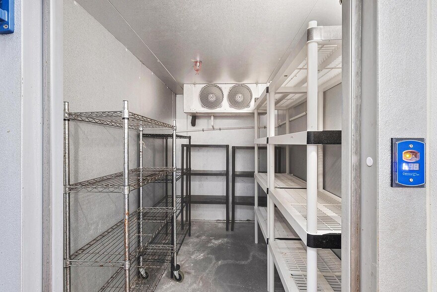 More Photos Of 604 Lake Avenue, Lake Worth Beach Restaurant For Sale