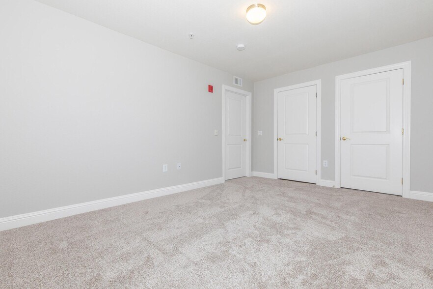 More Photos Of 1027 Washington Ave, Golden Apartments For Lease