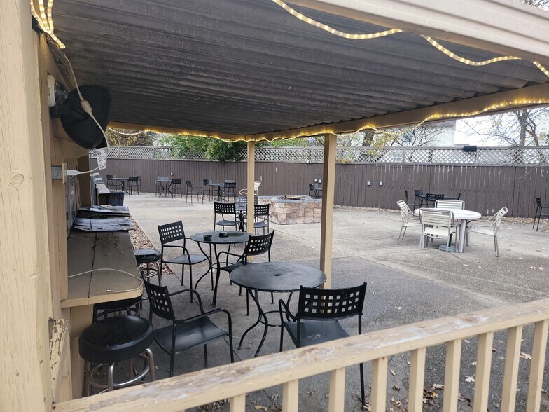More Photos Of 7628 Southeastern Ave, Indianapolis Restaurant For Sale
