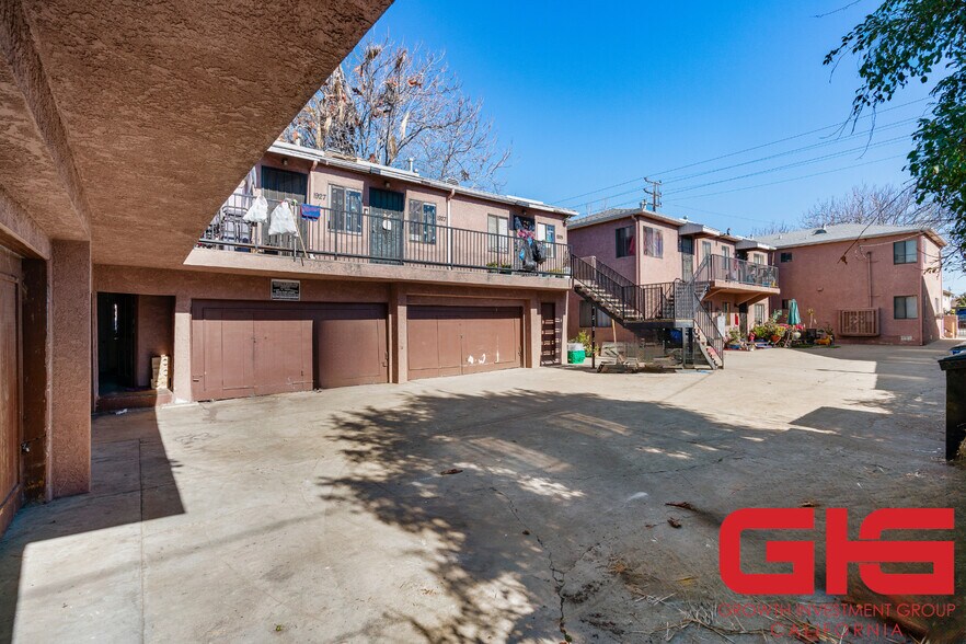 More Photos Of 1927-1933 Griffin Ave, Los Angeles Apartments For Sale
