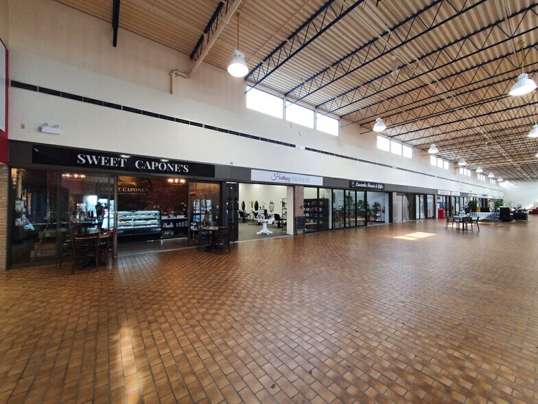 More Photos Of 5230 45 St, Lacombe General Retail For Lease