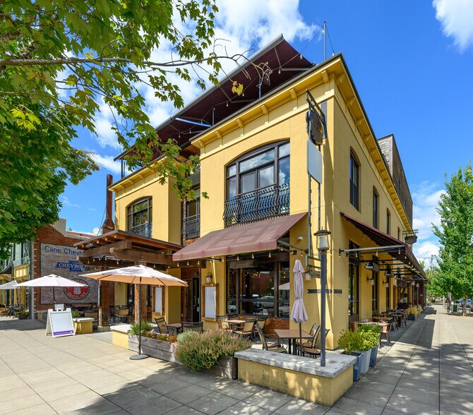 Primary Photo Of 645 NE 3rd St, McMinnville Storefront Retail Office For Lease