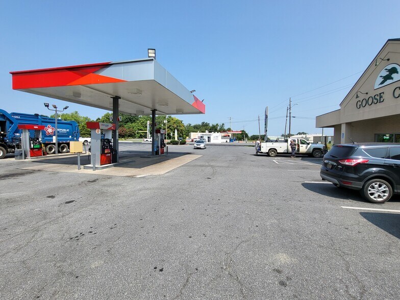 More Photos Of 100 Delaware Ave, Hurlock Restaurant For Sale