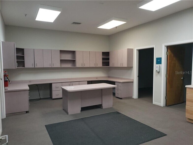 More Photos Of 616 E St, Clearwater Medical For Sale