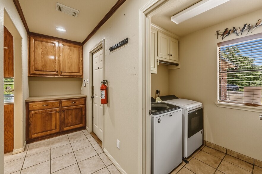 More Photos Of 1726 I-45 North, Huntsville Land For Sale