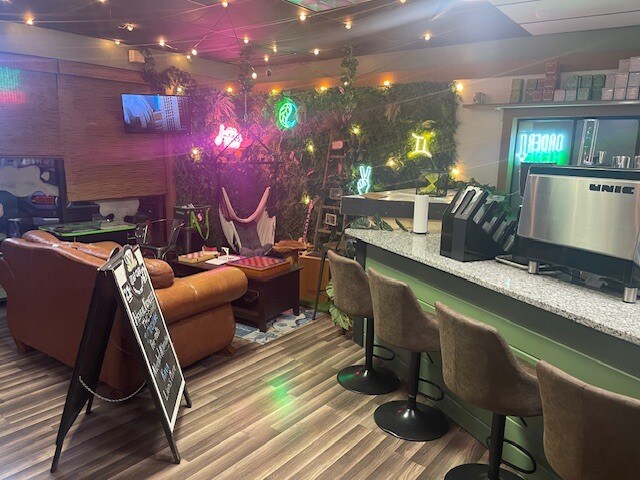 More Photos Of 405 N McDonald St, McKinney Freestanding For Lease