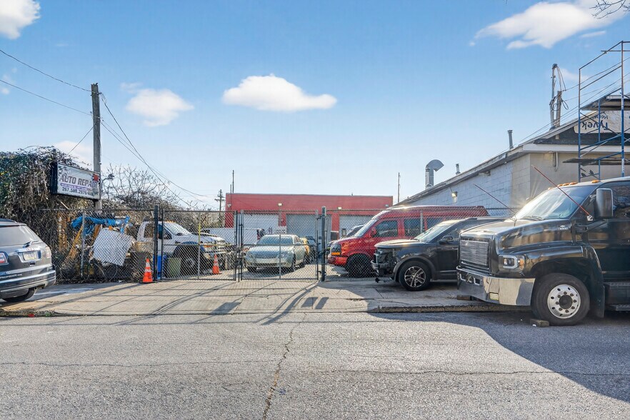 More Photos Of 6125 Tulip St, Philadelphia Auto Repair For Sale