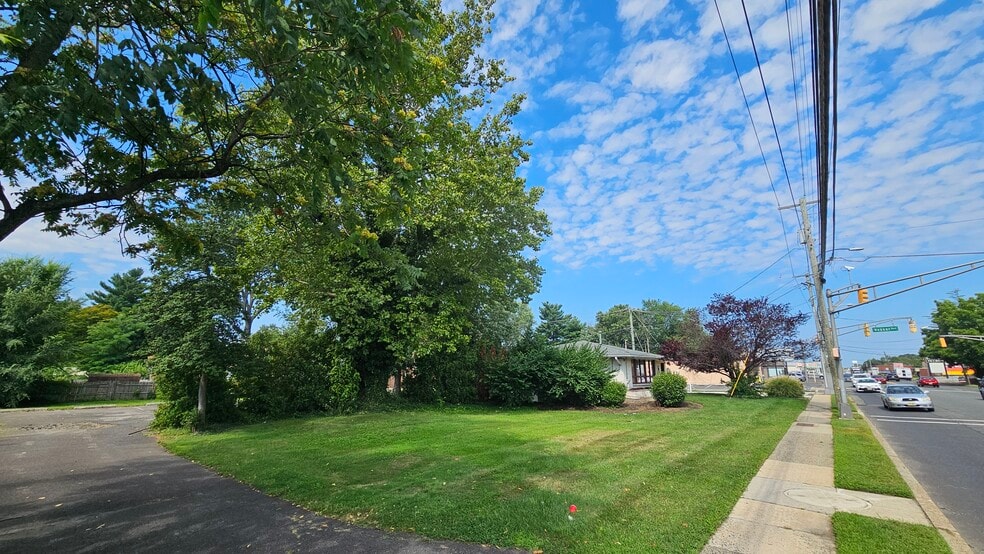 More Photos Of 312 N White Horse Pike, Stratford Veterinarian Kennel For Sale