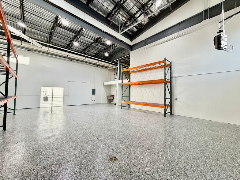 More Photos Of 18133 Lincoln Meadows Pky, Parker Self Storage For Sale