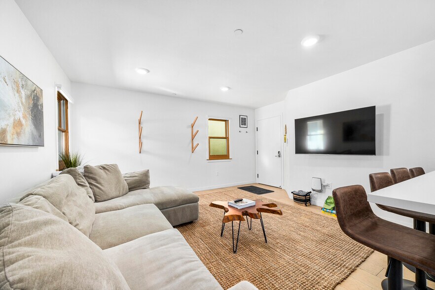 More Photos Of 208-210 Capitola Ave, Capitola Storefront Retail Residential For Sale