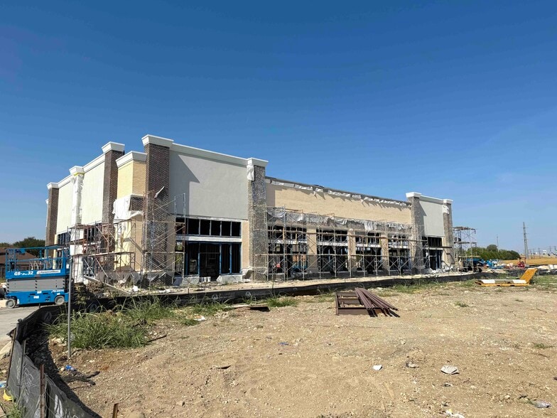 More Photos Of 11750 State Hwy 121, Frisco Restaurant For Lease