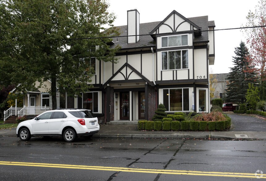 More Photos Of 718 N Main Ave, Gresham Loft Creative Space For Lease