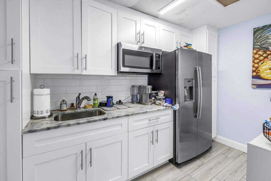 More Photos Of 5500 Central Ave, Saint Petersburg Office Residential For Sale