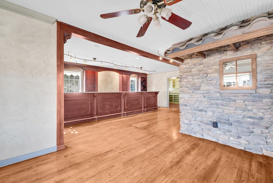 More Photos Of 41955 Main St, Temecula Freestanding For Sale