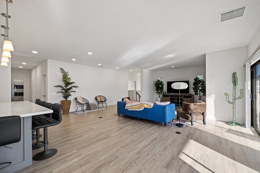 More Photos Of 68766 Perez Rd, Cathedral City Warehouse For Sale