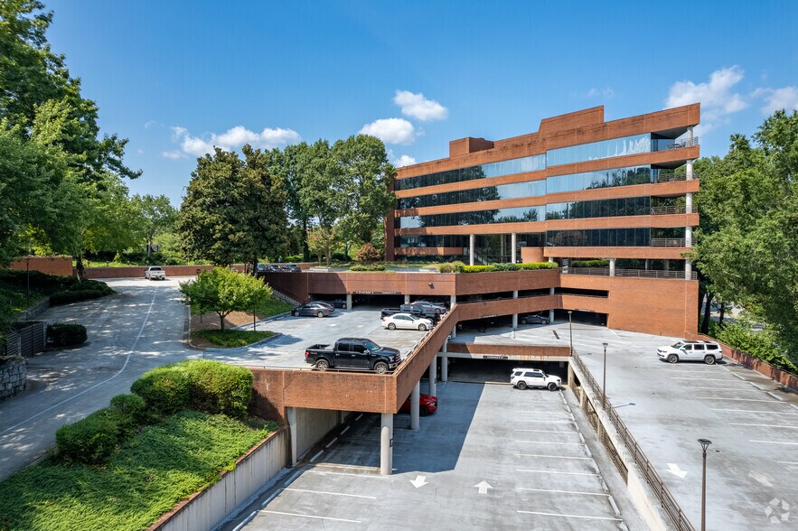 More Photos Of 3091 Governors Lake Dr, Peachtree Corners Office For Lease