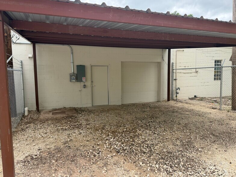 More Photos Of 1168 Butternut St, Abilene Flex For Lease