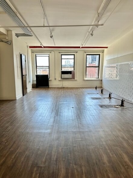More Photos Of 552-556 Broadway, New York Office Residential For Lease
