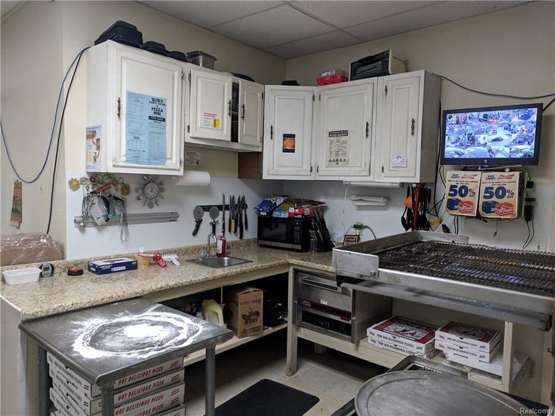 More Photos Of 4012 N Clare Ave, Harrison Convenience Store For Sale