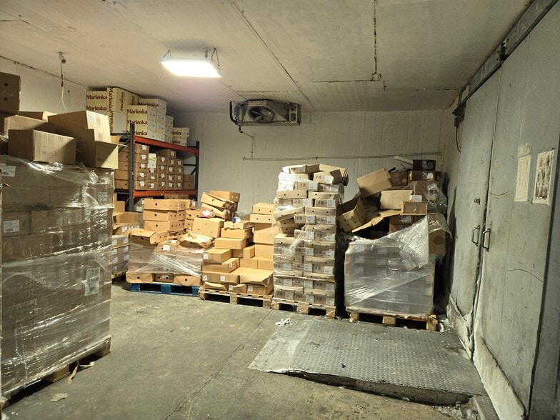 More Photos Of 141 Lake Ave, Staten Island Refrigeration Cold Storage For Lease