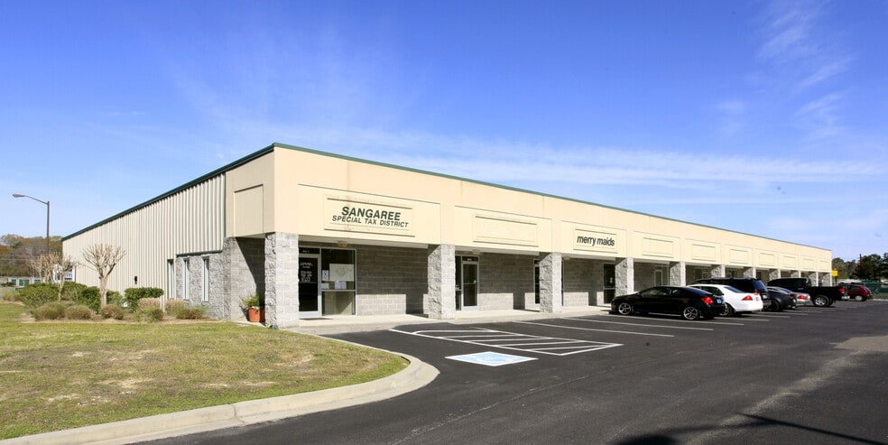 More Photos Of 102 Sangaree Park Ct, Summerville Flex For Lease