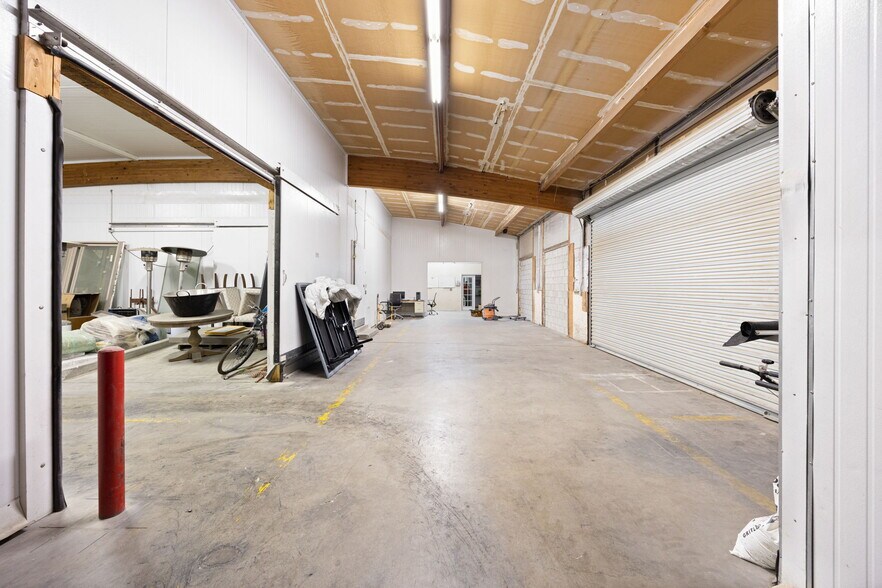 More Photos Of 81500 Industrial Pl, Indio Warehouse For Sale