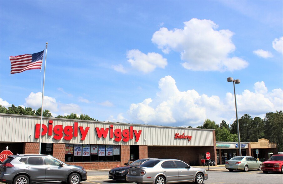 More Photos Of 611-621 Harry C Raysor Dr, Saint Matthews General Retail For Lease