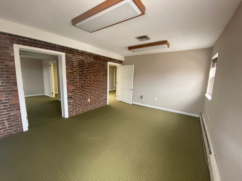 More Photos Of 103 S High St, West Chester Office For Lease