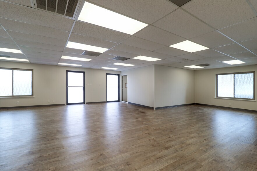 More Photos Of 303 Morrow St, Georgetown Storefront Retail Office For Sale