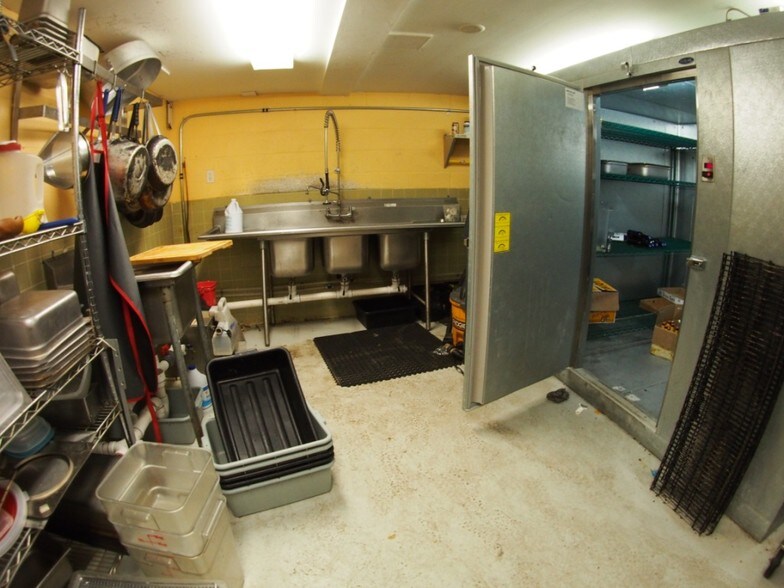 More Photos Of 148 Elizabeth St, Derby Restaurant For Lease
