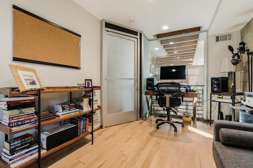 More Photos Of 3450 Cahuenga Blvd W, Los Angeles Office Residential For Lease