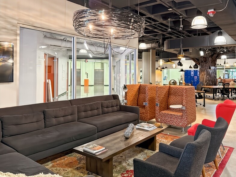 More Photos Of 2021 Guadalupe St, Austin Coworking Space