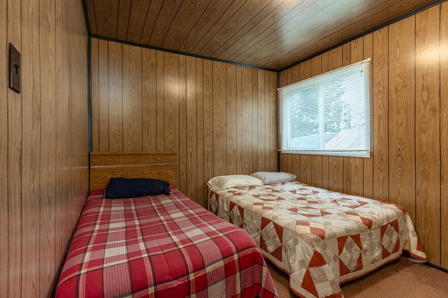 More Photos Of 229 E Lake Emily Rd, Crystal Falls Trailer Camper Park For Sale