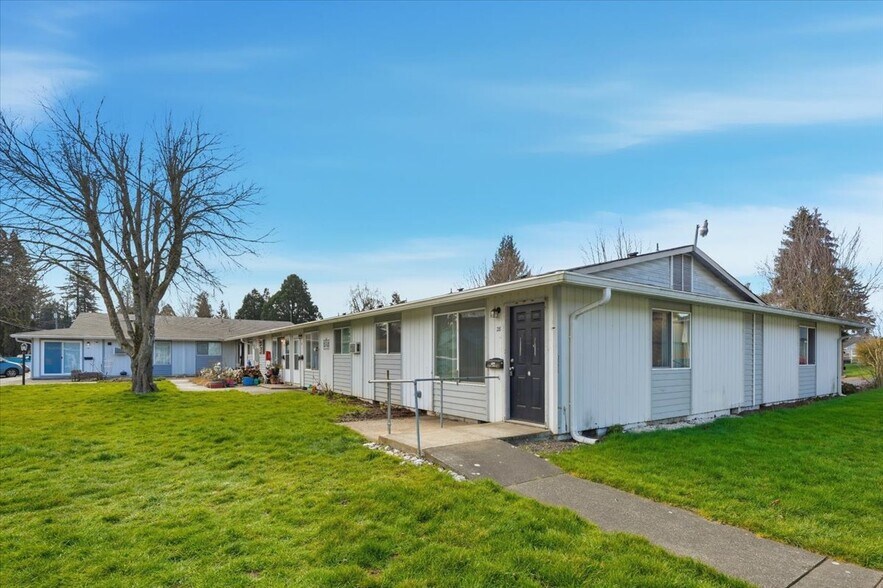 More Photos Of 1100-1105 S Pearl St, Centralia Apartments For Sale