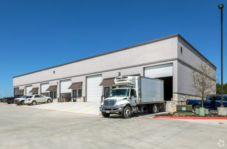 More Photos Of 10921 E Crystal Falls Pkwy, Leander Unknown For Lease