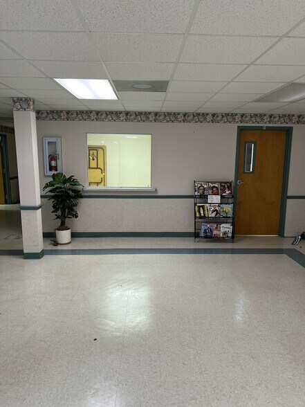 More Photos Of 289 SW Range St, Madison Medical For Lease