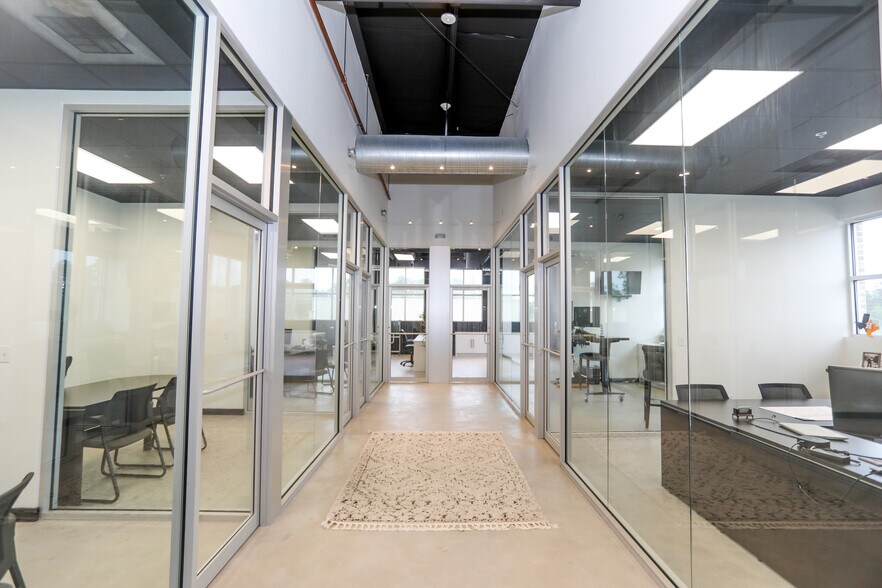 More Photos Of 525 Woodland Square Blvd, Conroe Coworking Space