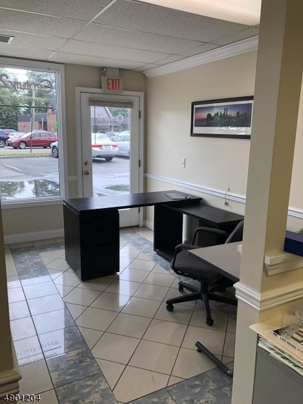 More Photos Of 435 Hollywood Ave, Fairfield Freestanding For Lease