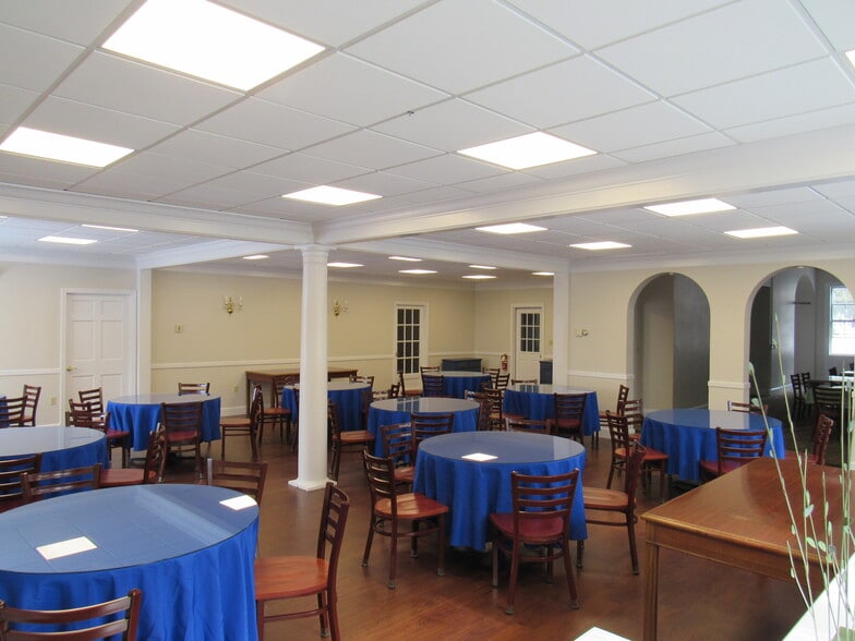 More Photos Of 29 Colton St, Farmington Religious Facility For Sale