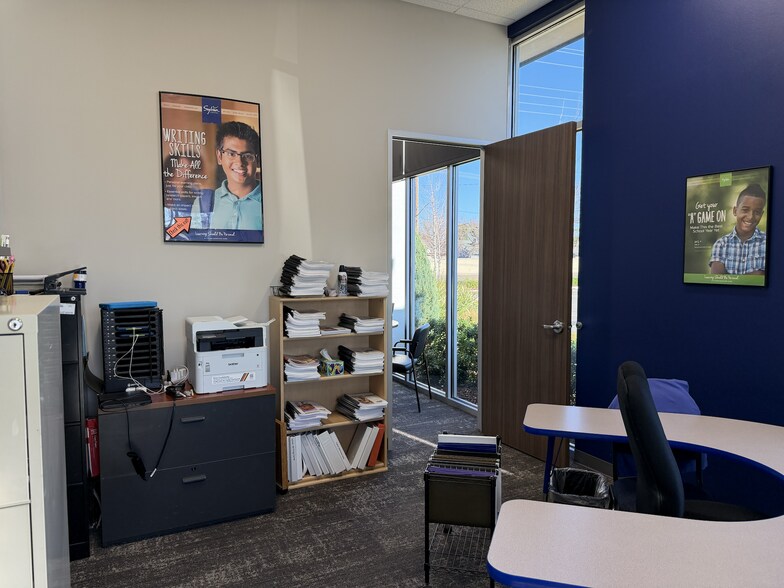 More Photos Of 1532 Standiford, Modesto Office For Lease
