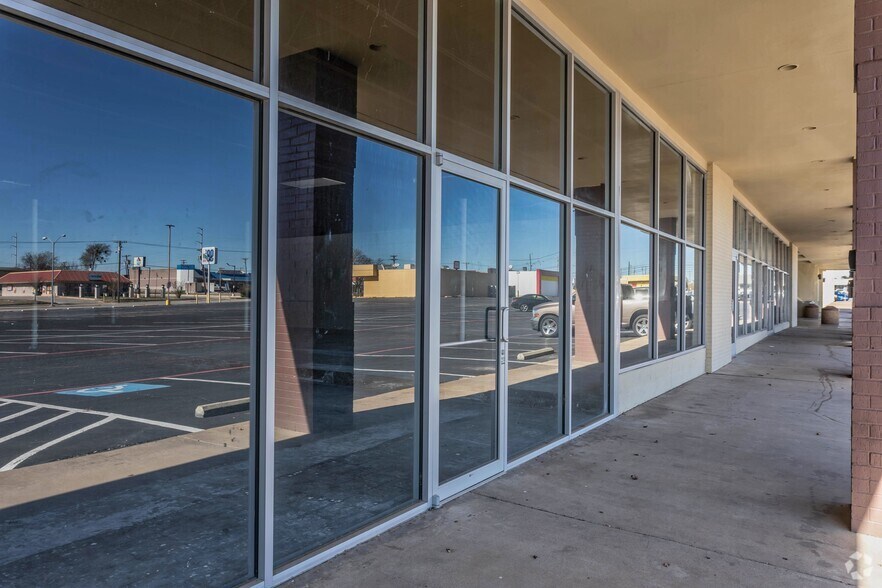 More Photos Of 410 E Camp Wisdom Rd, Duncanville Unknown For Lease