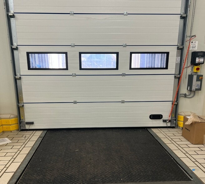 More Photos Of 150 Van Brunt St, Englewood Manufacturing For Lease