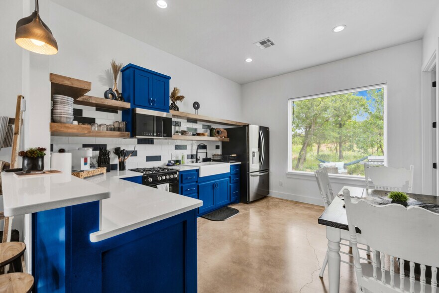 More Photos Of 115 Sheridan North St, Medicine Park Multifamily For Sale