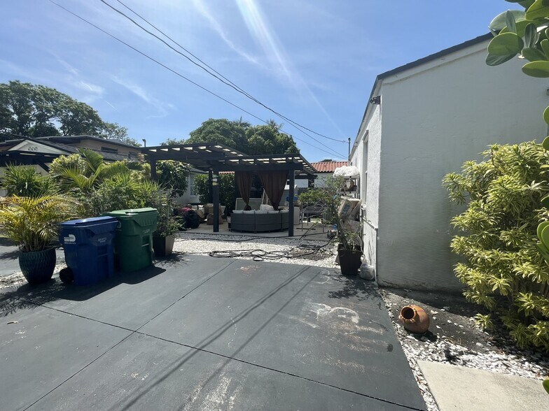 More Photos Of 210 NE 110th St, Miami Multifamily For Sale