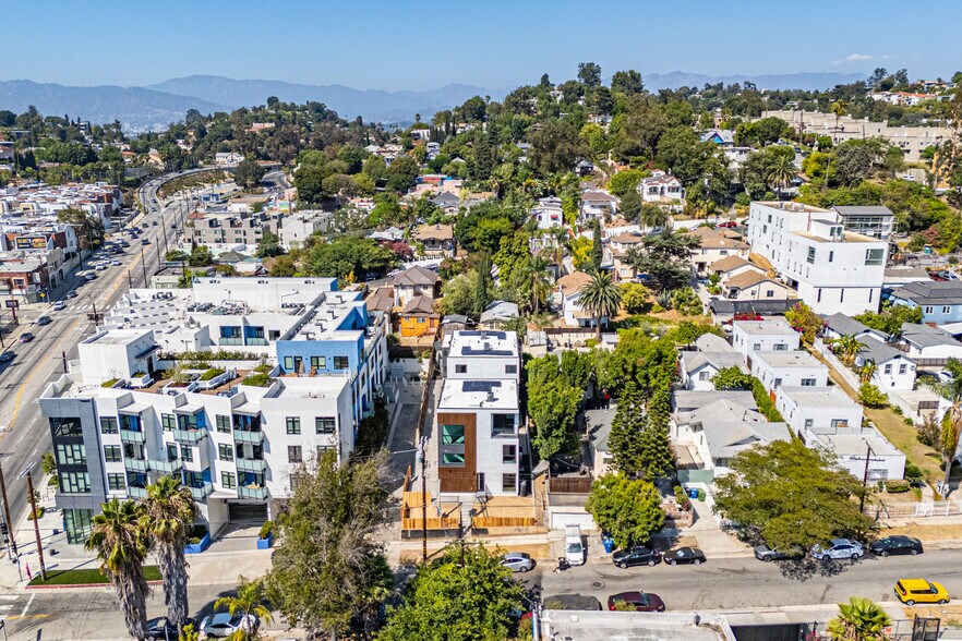 More Photos Of 2129 Aaron St, Los Angeles Apartments For Sale